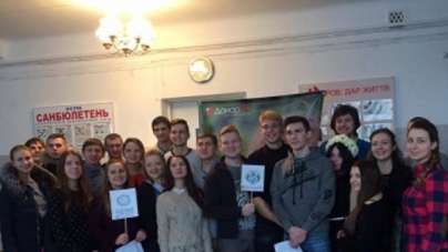 Черкаські студенти в День закоханих здавали кров