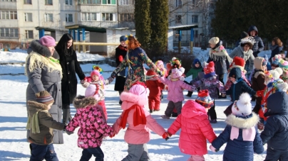 Черкаські дошкільнята закликали весну