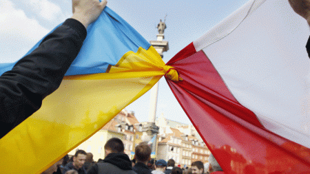 Черкаські школярі спільно з польськими однолітками показали виставу про Майдан