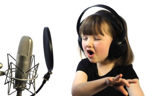 Черкаська вокальна студія пропонує безкоштовне навчання