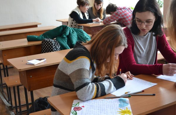 Смілянські студенти написали листи на фронт