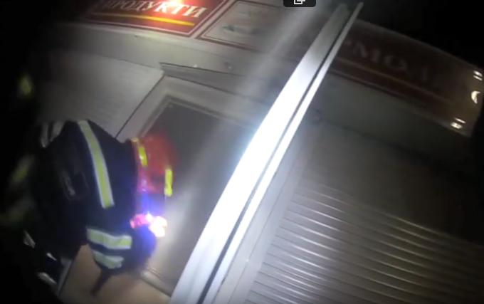 У Черкасах рятувальники ліквідували пожежу в торгівельному павільйоні