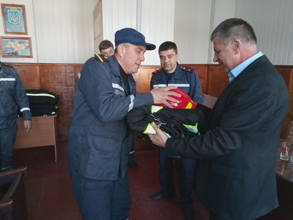 Ватутінські рятувальники отримали новий бойовий одяг та спорядження