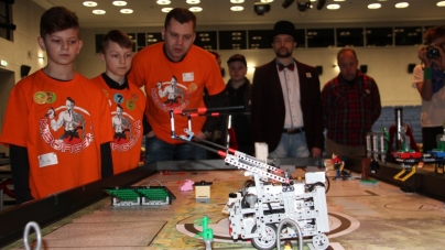 Черкаської гімназія№ 9 стала чемпіоном всеукраїнського турніру з робототехніки «Лего»