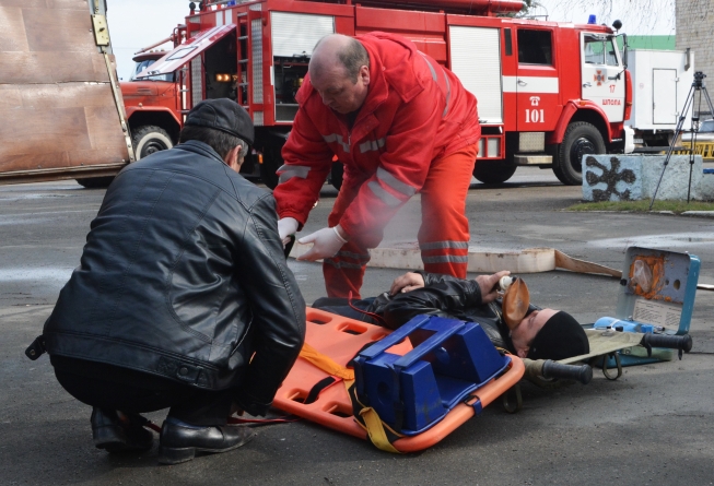 Шполянські рятувальники тренувалися гасити пожежі в кінотеатрі