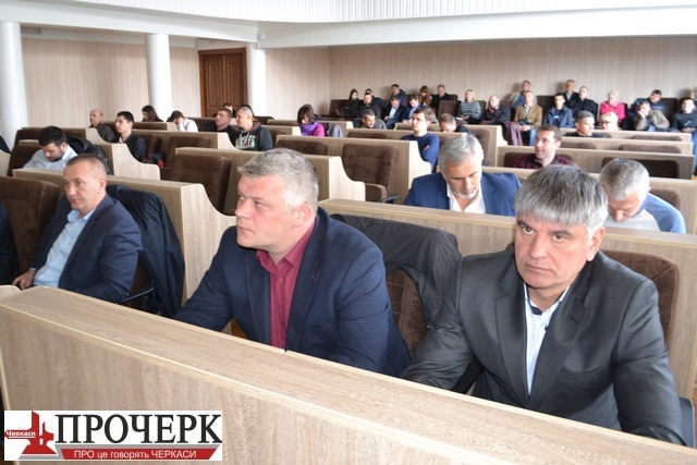 Депутатів Черкаської міськради навчатимуть голосувати кнопками