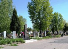 Анатолій Бондаренко перевірив міські кладовища напередодні поминальних днів