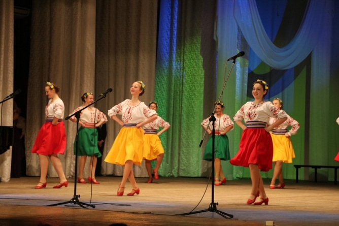 У Черкаські бласній філармонії відгримів звітний концерт учнів 20-ої школи