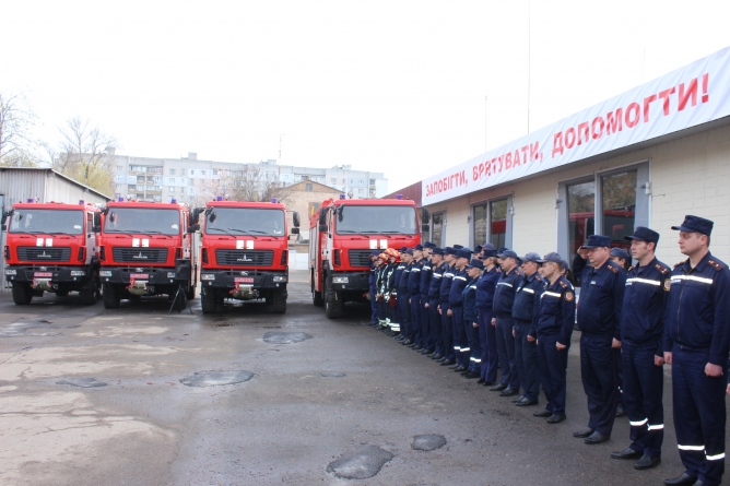 Черкаські рятувальники отримали 4 нових автомобілі