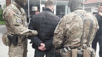 Черкаські правоохоронці затримали двох поліцейських-хабарників