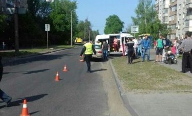 У Черкасах двоє дітей потрапили під колеса автомобіля