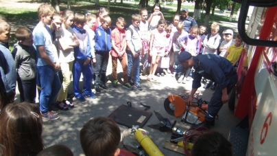 На Звенигородщині до дітей на урок прийшли професійні пожежники