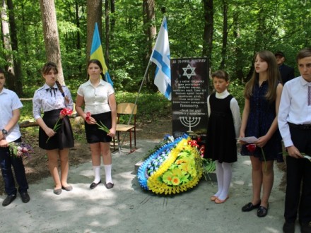 Пам’ятник розстріляним євреям встановили на Уманщині