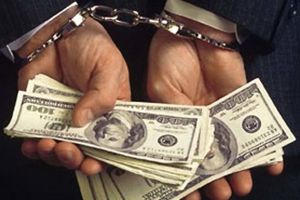 Черкащанин хотів уникнути кримінальної відповідальності за $1000 хабара