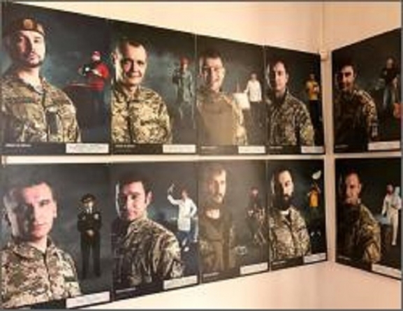 “Якби не війна” у Черкаському художньому музеї відкрили волонтерську фотовиставку