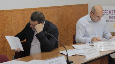 Черкаський виконком не проголосував за демонтаж квіткових павільйонів біля театру