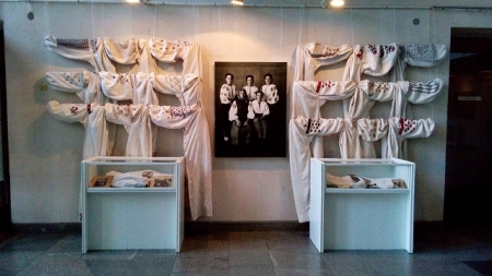 Виставку вишиванок відкрили у Черкаському краєзнавчому музеї