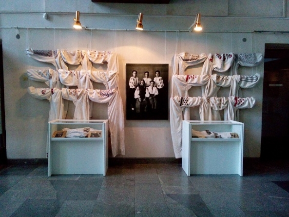 Виставку вишиванок відкрили у Черкаському краєзнавчому музеї
