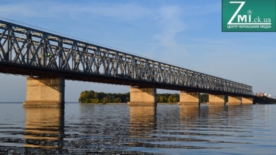 В ОДА вигадали спосіб як транспортувати до Черкас важкохворих під час ремонту мосту