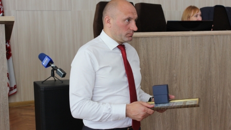 Міський голова Черкас Анатолій Бондаренко нагородив чотирьох рятувальників