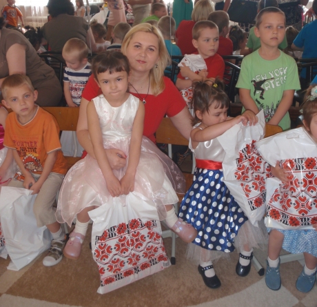Землевпорядники Черкащини привітали зі святом дітей реабілітаційного центру