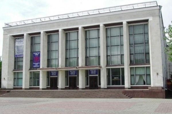 Черкаський драмтеатр відремонтують за 5 тисяч гривень