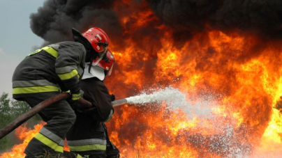 У Чигиринському лісництві 5 годин гасили пожежу