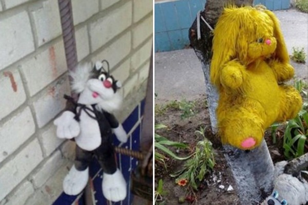 Розвішані у дворі черкаської багатоповерхівки дитячі іграшки лякають містян