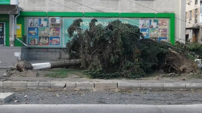 Після буревію в Золотоноші – «попит на свічки і шифер»