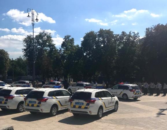 Нові службові автомобілі передали поліцейським Черкащини