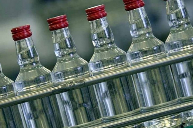 У Черкасах податкова міліція викрила підпільний цех з виробництва алкоголю