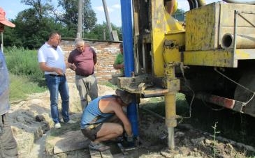 Для забезпечення жителів хутора водою на Канівщині пробурили додаткову свердловину