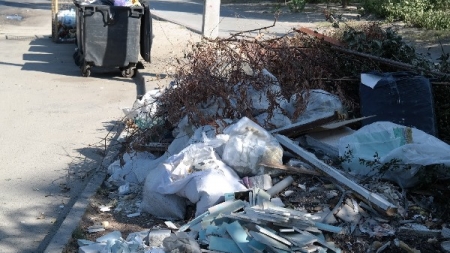 Гори сміття в Черкасах накопичують ОСББ, економлячи на його вивезенні