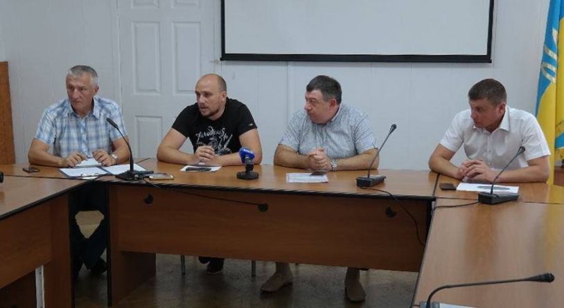 Депутати від ПВД, БПП, “Свободи» та «Укропу»  виправдовувалися за незаконні рішення