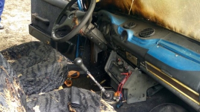На черкаському пляжі спалахнула автівка