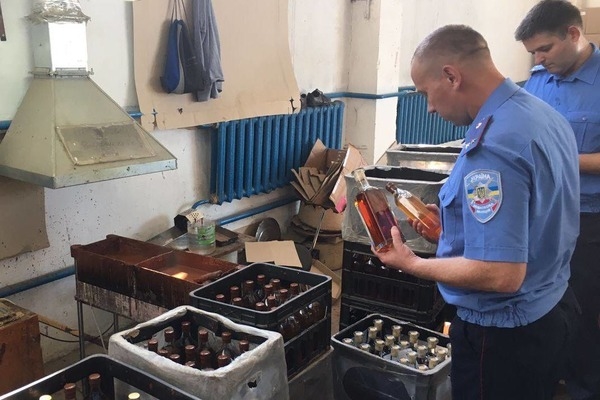 На складах спиртзаводів Черкащини знайшли нелегальний алкоголь