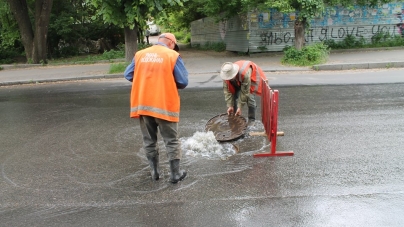 В Умані ліквідовують порив трубопроводу