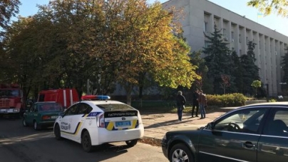 Інформація про замінування Господарського суду в Черкасах не підтвердилася