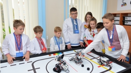 Кабінет робототехніки відкрили у Черкаській санаторній школі