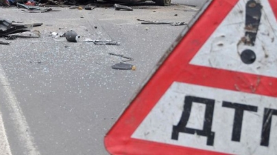 На трасі Канів-Черкаси сталася жахлива ДТП. Пасажири автівок отримали тяжкі травми