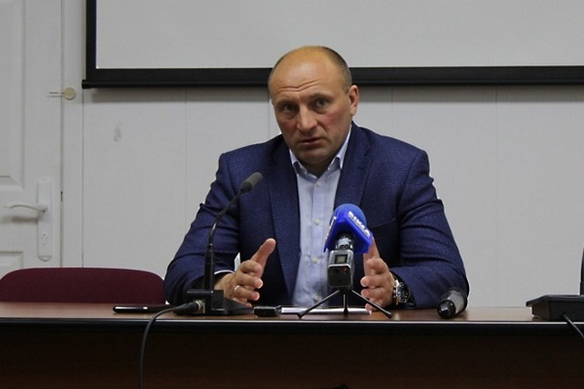 Депутати не підтримали петицію про припинення повноважень міського голови Черкас