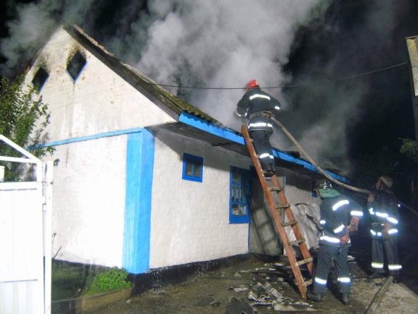 Через замикання електропроводки на Жашківщині горіла надвірна споруда