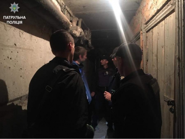 Патрульні затримали двох черкащан, які незаконно проникли до підвалу