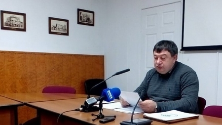 Радуцький хоче скликати позачергову сесію міськради, попри заборону міського голови