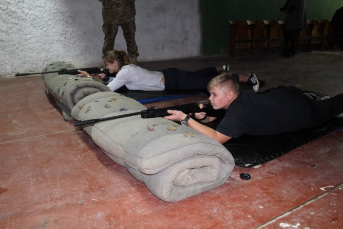 Школярі Чорнобаївщини змагалися в кульовій стрільбі