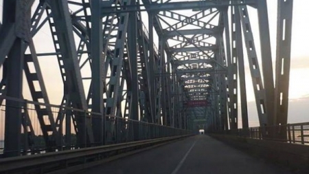 Міст через Дніпро обіцяють відремонтувати до кінця року