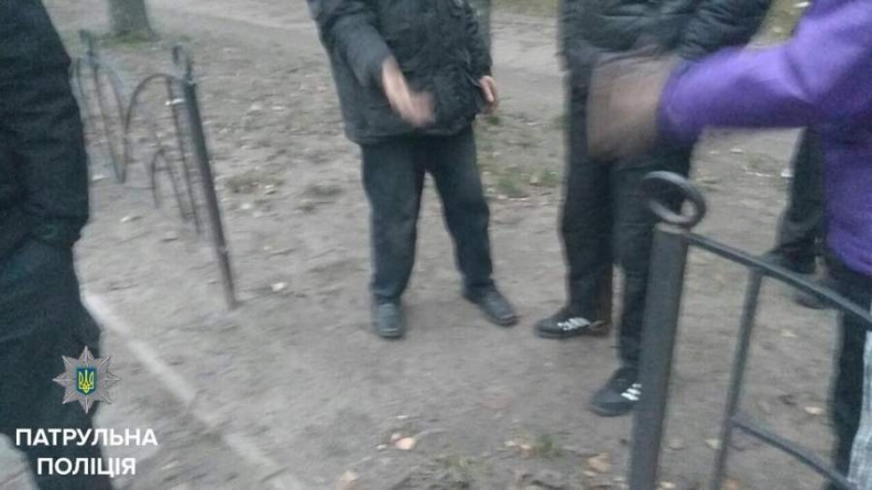 Крадіїв металевої огорожі впіймали у Черкасах