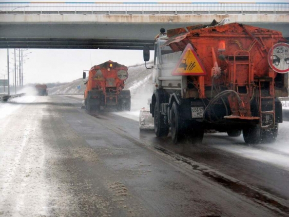 Понад 300 тонн протиожеледної суміші висипали на дороги Черкащини