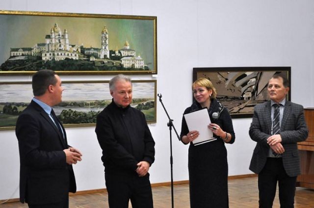 У художньому музеї Черкас відкрилась виставка гобеленів Олега Слєпцова