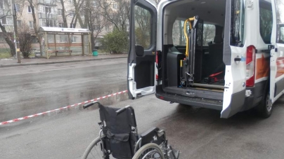Благодійники передали чотири мікроавтобуси установам соцзахисту Черкащини